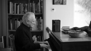 <p>Donal Lunny was a founding member of a number of bands, including Planxty, Moving Hearts, LAPD and Usher’s Island.</p> <p>Donal Lunny was a founding member of a number of bands, including Planxty, Moving Hearts, LAPD and Usher’s Island.</p>