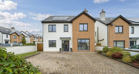 Hello, extra window for house in prime spot