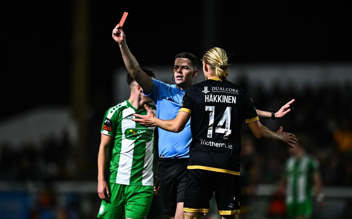 Jonas Häkkinen of Kerry remonstrates with referee Lucas Keating after his teammate Cian Brosnan, not pictured, is shown a red card. Pic: Tyler Miller/Sportsfile Jonas Häkkinen of Kerry remonstrates with referee Lucas Keating after his teammate Cian Brosnan, not pictured, is shown a red card. Pic: Tyler Miller/Sportsfile