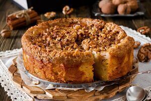 Cinnamon & Apple Cake