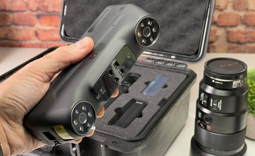 The Elegoo M1 Ultra comes with two swappable 4,800 mAh batteries and Wi-Fi 6 connectivity, supporting up to 1.5 hours of wireless scanning. Picture: Noel Campion The Elegoo M1 Ultra comes with two swappable 4,800 mAh batteries and Wi-Fi 6 connectivity, supporting up to 1.5 hours of wireless scanning. Picture: Noel Campion