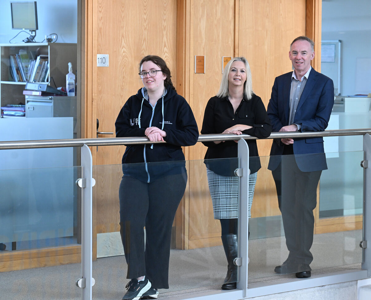 Programme graduate Amy Roche with Catherine Kelly Mason, Director of SETU Higher Education Pathways and Michael Harrison, Head of Faculty Health Sciences. Picture: Larry Cummins