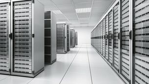 <p>A high capacity data centre server room</p>