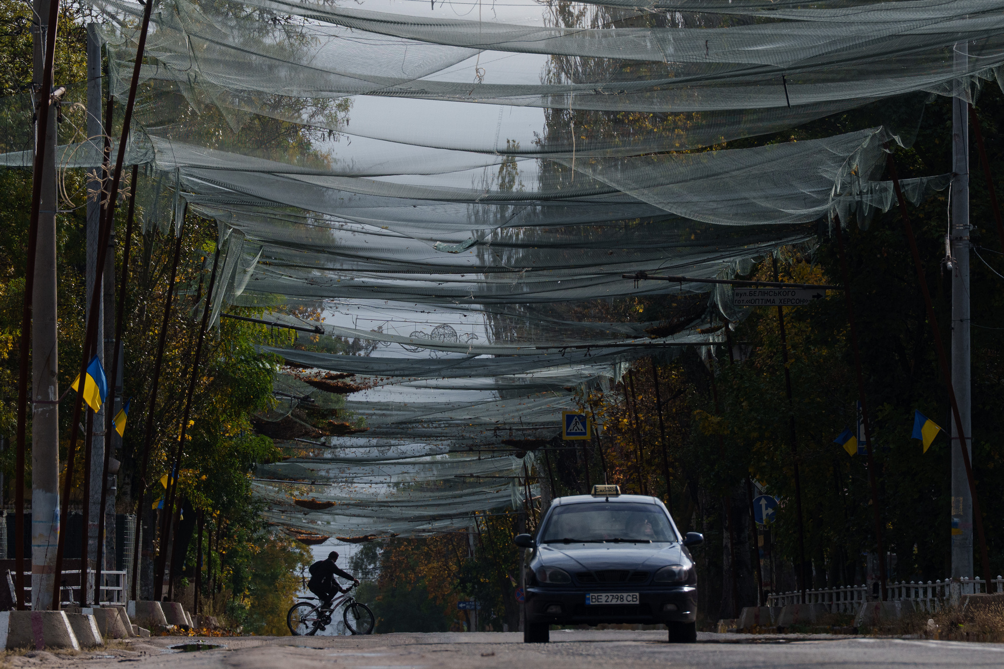 Rare Russia-Ukraine truce allows humanitarian mission to reach devastated city