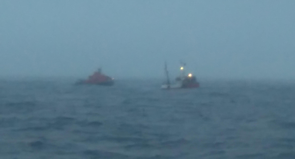 Sinking fishing boat with three on board rescued off West Cork coast
