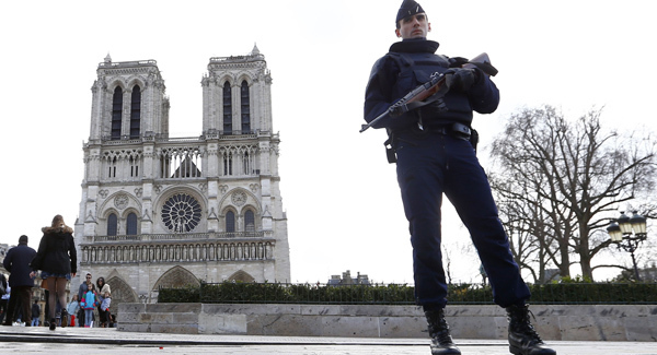 More arrests after car with gas cylinders found near Notre Dame Cathedral