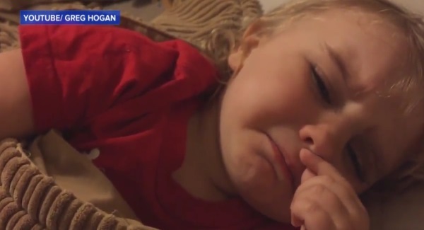 Little boy devastated after dad shaves off his beard