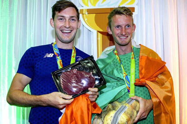 Paul and Gary O'Donovan with the steak and spuds presented to them by Gary "Spike" O'Sullivan. Pic: INPHO/Ken Sutton Paul and Gary O'Donovan with the steak and spuds presented to them by Gary "Spike" O'Sullivan. Pic: INPHO/Ken Sutton
