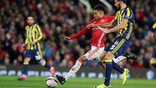 Manchester United move to top of Group A with win over Fenerbahce