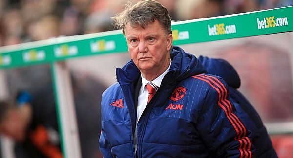 Alex Ferguson urges Manchester United to be patient with Louis van Gaal