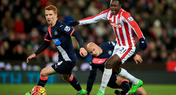 Newcastle United's Jack Colback and Stoke City's Giannelli Imbula battle for the ball at the Britannia Stadium. Photo: Mike Egerton/PA