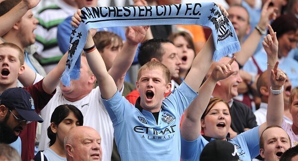Manuel Pellegrini hopes a packed Etihad Stadium can roar Manchester City through
