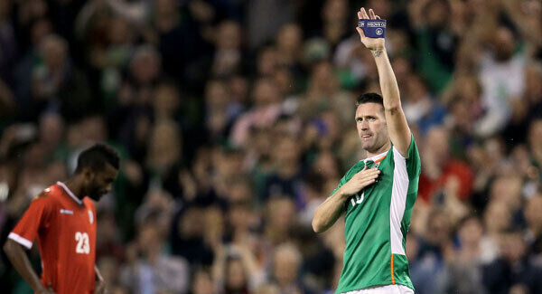 Robbie Keane is given a standing ovation as he is subbed off. Pic: INPHO/Tommy Dickson