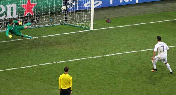Barca-loving newspaper wins prize for most ridiculous front page