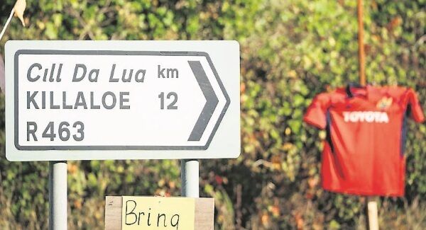 The red of Munster is everywhere around Killaloe, Picture: Brian Arthur.