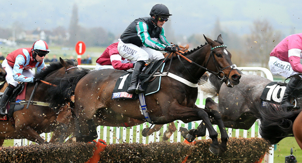 Min beaten as Altior wins the Sky Bet Supreme Novices' Hurdle