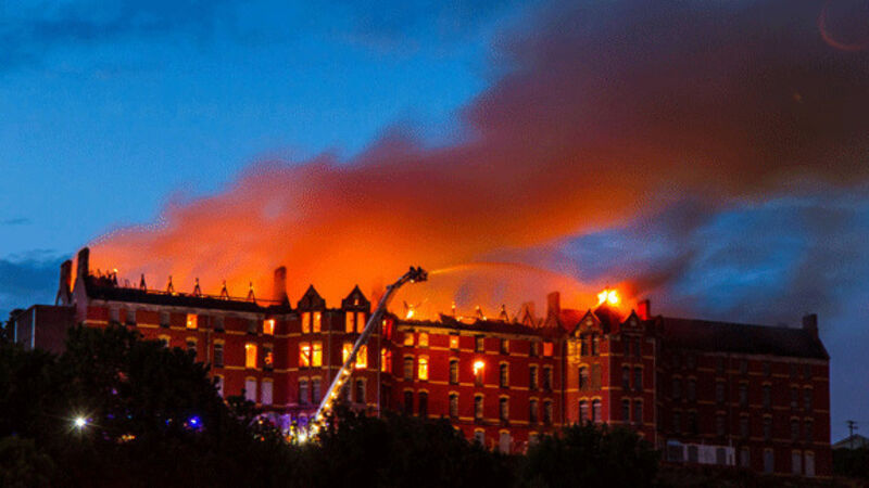 Manhunt under way after fire destroys listed building in Cork Manhunt under way after fire destroys listed building in Cork