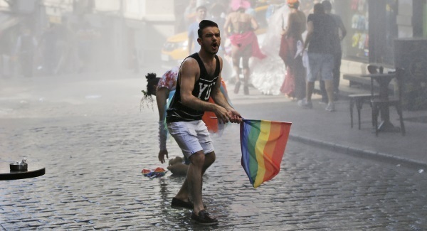 Activists in Turkey determined to march in defiance of ban on Istanbul Pride