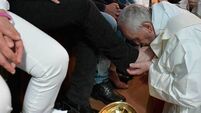 Pope washes prisoners' feet to mark Maundy Thursday