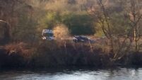Helicopter crashes next to river Thames after going into a 'spin'