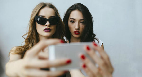 Galway doctors warn of ‘selfie wrist injuries’
