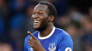 Romelu Lukaku stays in LA as Man Utd and Everton discuss transfer