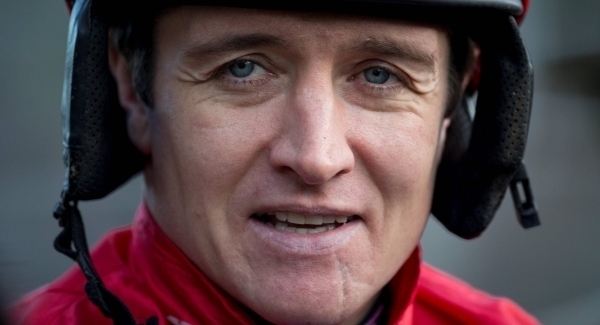 Barry Geraghty taken for checks after Kempton fall