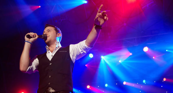 Laois locals rescue Nathan Carter from local GAA field