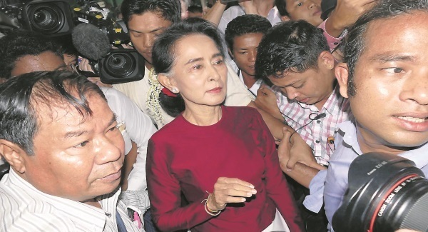 Burma leader Aung San Suu Kyi stripped of the Freedom of Oxford