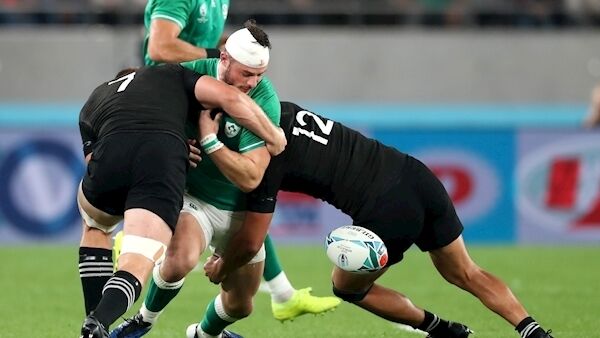 Ireland's Robbie Henshaw is tackled by New Zealand's Sam Cane and Anton Lienert-Brown. ©INPHO/Billy Stickland Ireland's Robbie Henshaw is tackled by New Zealand's Sam Cane and Anton Lienert-Brown. ©INPHO/Billy Stickland