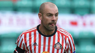 Darron Gibson out for up to 10 weeks with groin injury