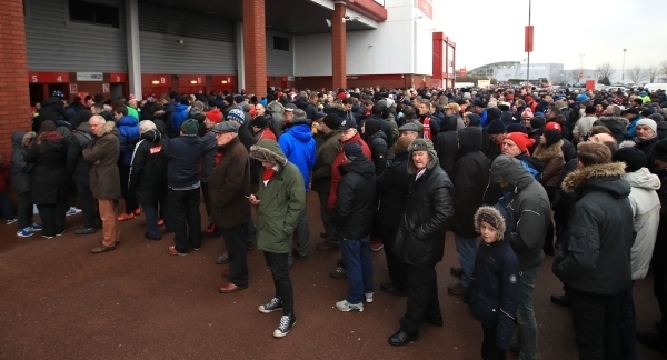 Major power outage delays kick-off at Stoke v West Ham