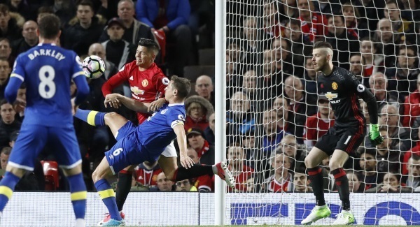 Phil Jagielka: Everton will keep working hard to get out of 'tough period'