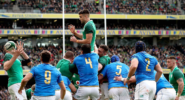 Ireland's Conor Murray offloads from a line-out. Pic: INPHO/Ryan Byrne