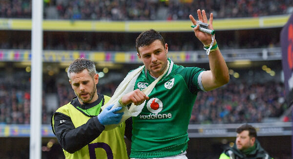 Robbie Henshaw acknowledges the supporters after leaving the field with an injury. Photo by Brendan Moran/Sportsfile