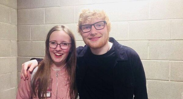 Amelia Phelan got to meet singing sensation Ed Sheeran in Pairc Uí Chaoimh in a secretly organized meet and greet, managed behind the scenes by the Ray D’Arcy Show after Vicky Phelan had asked if there was anything the team could do to make it happen.