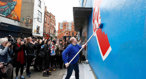 Mural removal raises 'free speech' questions say ICCL; LoveBoth group call for 'equal access to space'