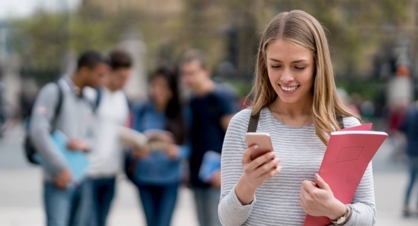 Young girls need role models to remain interested in STEM subjects, research show