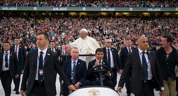 Pope Francis arrival through the crowds at Croke Park