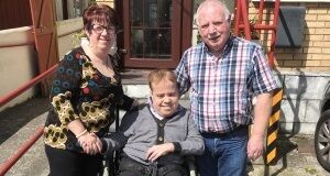 Darren with his parents. Picture: Liveline on RTÉ Radio