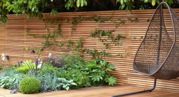 How to put the fancy into fencing