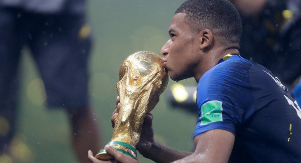 Missing the World Cup already? Here are 10 football documentaries to watch on Netflix