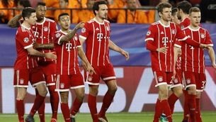 Bayern ride their luck to put themselves in pole position for semi-finals