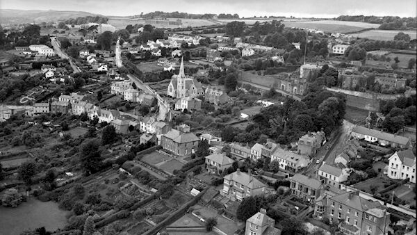 An aerial view of Sunday's Well in 1967