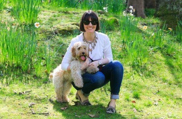 Breffni O Dwyer north strand with Sadie a cockapoo dog enjoying the good weather in st Stephens Green, Dublin. Photo Gareth Chaney Collins.