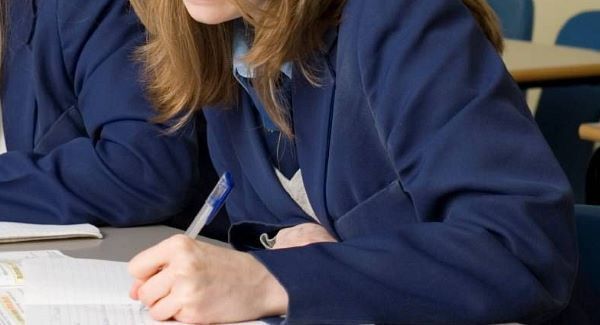 Gaps remain in educational outcomes of students from disadvantaged backgrounds, study finds