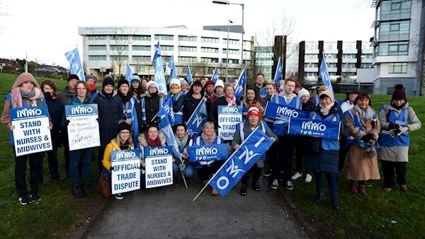 Nurses and midwives from the INMO on the picket at Cork University Hospital this morning Picture: Larry Cummins Nurses and midwives from the INMO on the picket at Cork University Hospital this morning Picture: Larry Cummins