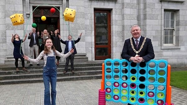 Alannah Berkeley, Midleton, enjoying some skipping, with Lord Mayor Cllr Mick Finn at the Connect 4 with Martha Halbert, RAPID Coordinator Cork City Council, Paul McGuirk, City Centre Co-ordinator Cork City Council, Claire Hurley, Cork Sports Partnership, Denise Cahill, Cork Healthy Cities and Denis Barrett, Cork Learning Cities.  Picture: Jim Coughlan.