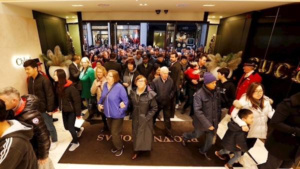Shops see steady stream of customers looking to bag St Stephen’s Day bargains