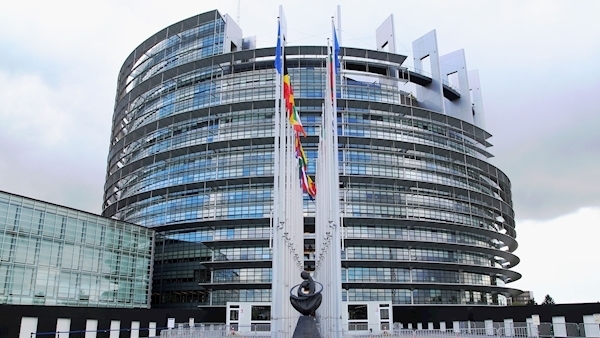 European Parliament projects centre-right group to be top party in May vote